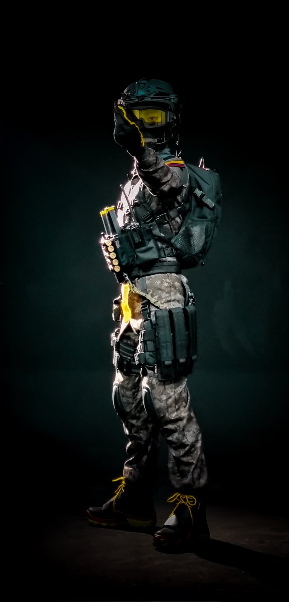 Dino_Da_Game's tweet image. Defender | Solis

📸: @ChrisDaAsian 

#RainbowSixSiege
#R6Community