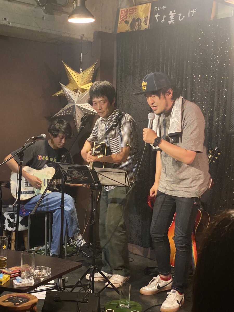 meta_kymn's tweet photo. 本当はすごく気が向かなくて、一年に一回とは言え、この手練れと一緒にやるのはすごくプレッシャーがありました。
蓋を開けると再確認、音楽やるのは本来楽しいことなんだなと、再確認。

マジサンクスでした。 https://t.co/3uWFXsufPw