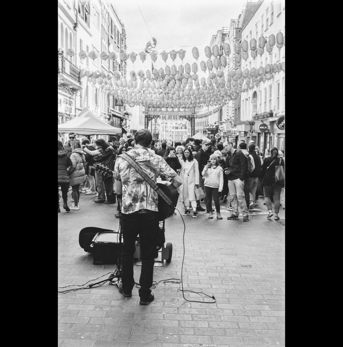 gomboli's tweet photo. Streets of London
📍 London
🎞️ IlFord HP5+
🧪 Developed with Ilfotec HC
📷 Leica MP, Summilux 35mm
.
#filmphotography #Leica #LeicaMP #LeicaM #Summilux #Summilux35mm#UKstreetphotography #IlFord #IlFordHP5 #35mmphotography #ilfotecHc #homedevelop https://t.co/5IW30Boy0H