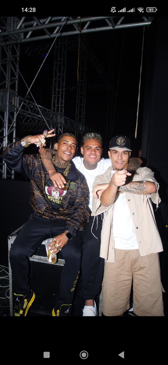 MC poze &amp; MC cabelinho &amp; Veigh