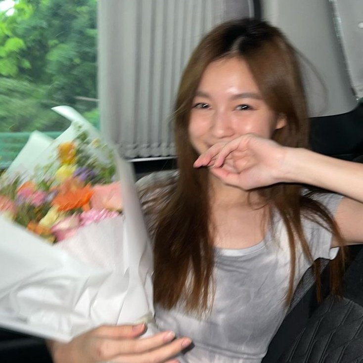 hanamntari's tweet photo. [ karena setahu aku ada yang bilang Love boleh dibikin jadi fc tapi asal jangan dibikin oc yg aneh-aneh, aku pakein ava acc ini pake foto Love lagi 💗🌻 ] https://t.co/TcAfWWJxEp
