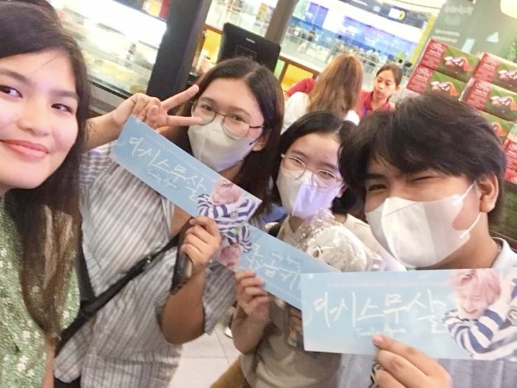 klodin030's tweet photo. Thank you Ms. @hssvillage for organizing this event for #SUNOO 🥰
#TwentyAgain SUNOO CSE with my cse buddies @97jjang and @mikoymarcelino thank you so much. 🥰🥰 https://t.co/SwmA9tUgp8