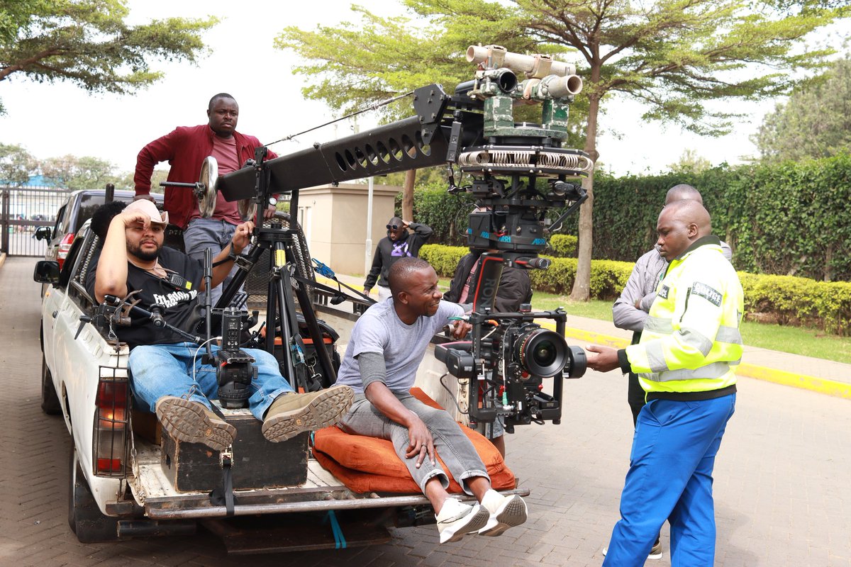 ReallyNowBro's tweet photo. Another commercial #filmmaking job in the bag. And this time we had a Jib arm and a Ronin Gimble capturing footage from a RED Helium 8k Cinema camera. #cinematography #Advertising #filmmaker https://t.co/psnQbuy91r