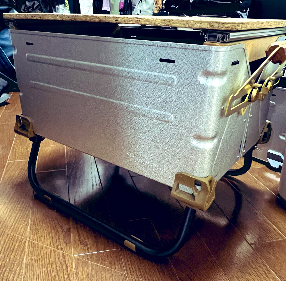 KAZZ_THANX's tweet photo. #シェルコンレッグ 装着🫡
またちょっと違う雰囲気になっていい‼️
ボルトも真鍮にして正解✨
#snowpeak
#スノーピーク
#シェルフコンテナ25
#シェルコン
#シェルコンカスタム
#releasequality
#BALISTICS
#バリスティクス
H&O https://t.co/zgDmStO6V7