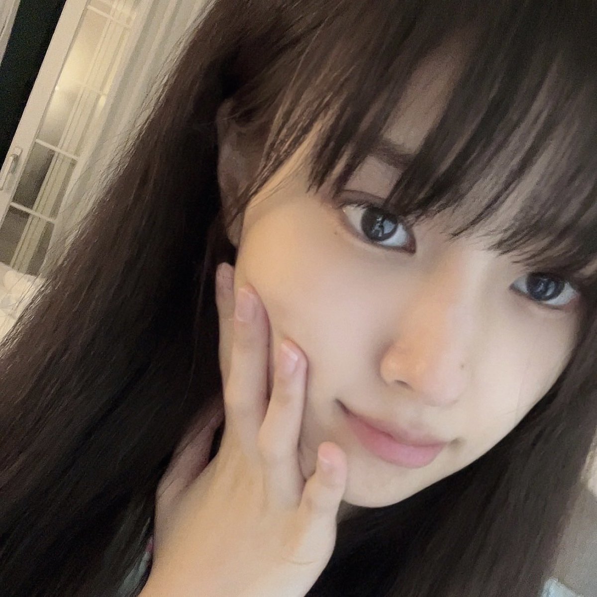 onme_hyewon's tweet photo. 앞머리 강혜원 너무 좋은데 어떡하죱 https://t.co/opAlN9DfOA