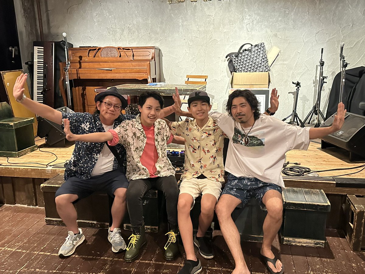 trtakai's tweet photo. #fengE
ウクレレの可能性を最大限に感じた1日だった
フェン君有難う🤙 https://t.co/wIXFAFuXWa