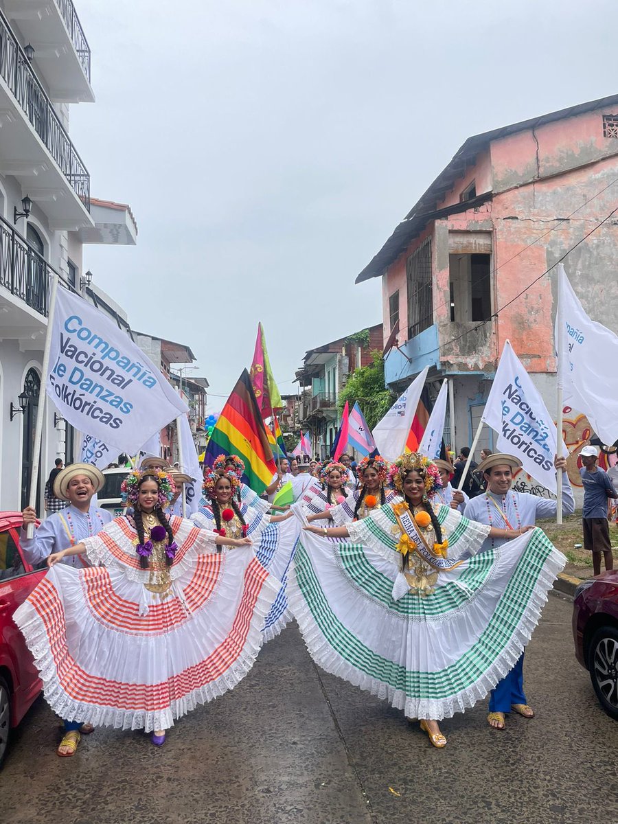 joshroner's tweet photo. Ayer en el PRIDE gracias @FrankChollywood  por celebrar la cultura y sobre todo la diversidad @danzaspanama https://t.co/BjkzUo70p9