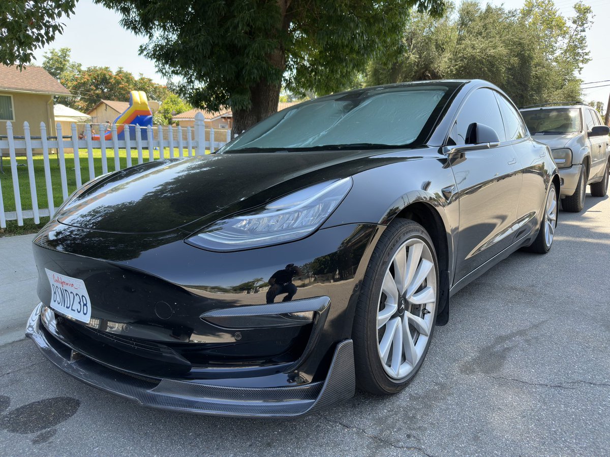 alantaylor1's tweet photo. When your model 3 grows up and becomes aggressive. #model3 #tesla #model3dualmotor #model3owners #model3ownersclub @tesla @netzmby @fthepump @teslaclubsocal @tesla_society @TeslaJoy @teslamotors @teslamodded @teslaownerssv @teslabros @hansshow_official @teslamodel_3 @model3 #moddedtesla
