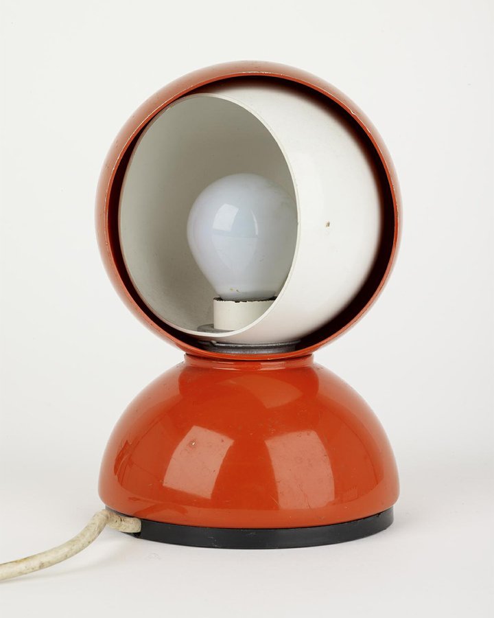 DianeDevine18's tweet photo. #MathPhoto23 #mathinme
Design: A modern day design of a 1700s lantern. The first photo is a lantern that might have been used in the time period that Les Miserables was set. The second is a 2023 design. What math can you find in both? https://t.co/eo8W36dlzh