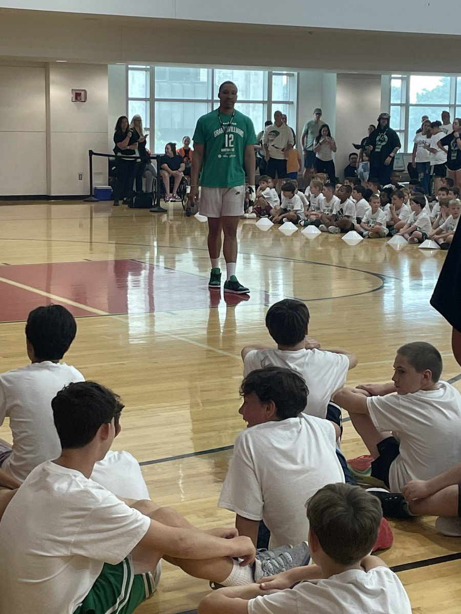 EdDegnan's tweet photo. Eddie playing bball w @Grant2Will today at camp. @shaws @Star_Mrkt @ProcterGamble @ProCamps https://t.co/1yzaU9R0Wp