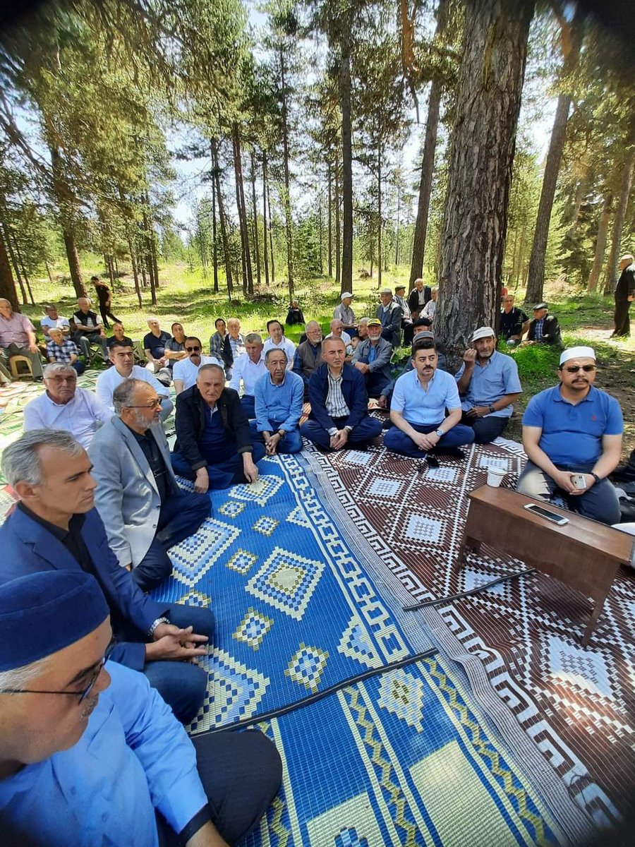ycoskunyurek14's tweet photo. 1-İlçe Başkanımız Fehmi Çınar, Belediye Başkanımız Fatih Kavak, İl Genel Meclis üyesi Hüseyin Özçelik, İsmail Akman ile birlikte #Gerenözü Yaylası, #Kozyaka-Ekiciler Yaylası ve #Kızık Yaylasında gerçekleştirilen #hacet #bayramlarında köy sakinlerimizle güzel bir gün geçirdik. https://t.co/NNt4CWitRz