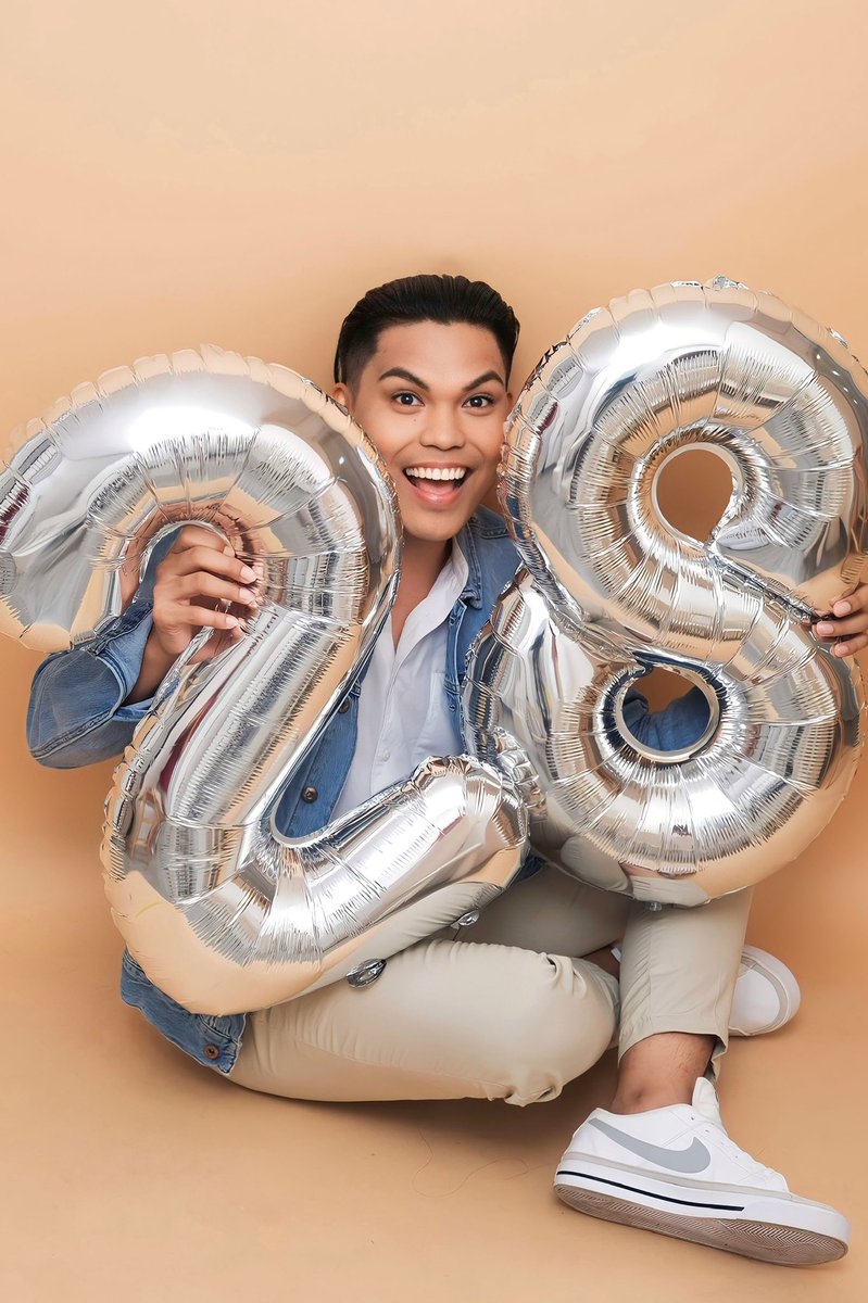 OpleRenz's tweet photo. Thankful to see another year added to my years ✨ #greatful #birthday https://t.co/CRSuhduuvA