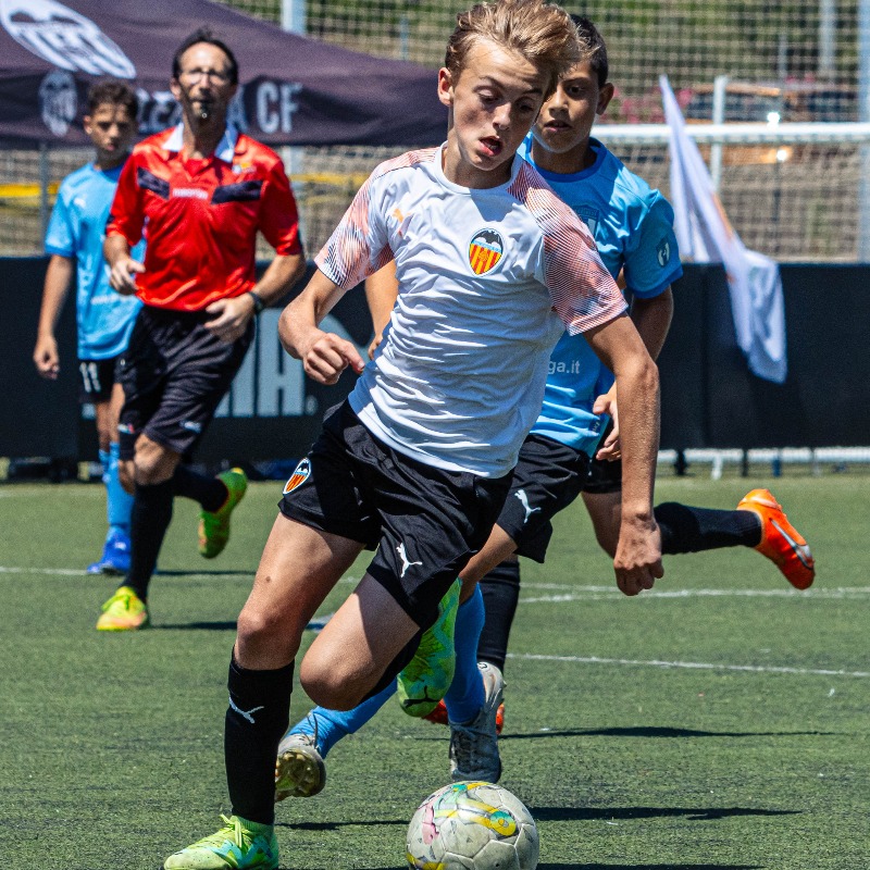 Academia_VCF's tweet photo. ๐ ๐๐ ๐ฉ๐๐ ๐๐ฐ๐ฎ๐ฑ๐ฒ๐บ๐ ๐ช๐ผ๐ฟ๐น๐ฑ ๐๐๐ฝ
๐ Una Gran ๐๐๐ก๐๐ llena de emociones
๐ Victoria 3โฃ-2โฃ de la Polisportiva Bruinese ๐ฎ๐น sobre VCF Camps Holland & Belgium ๐ณ๐ฑ๐ง๐ช
#VCFWorldCup #ADNVCF