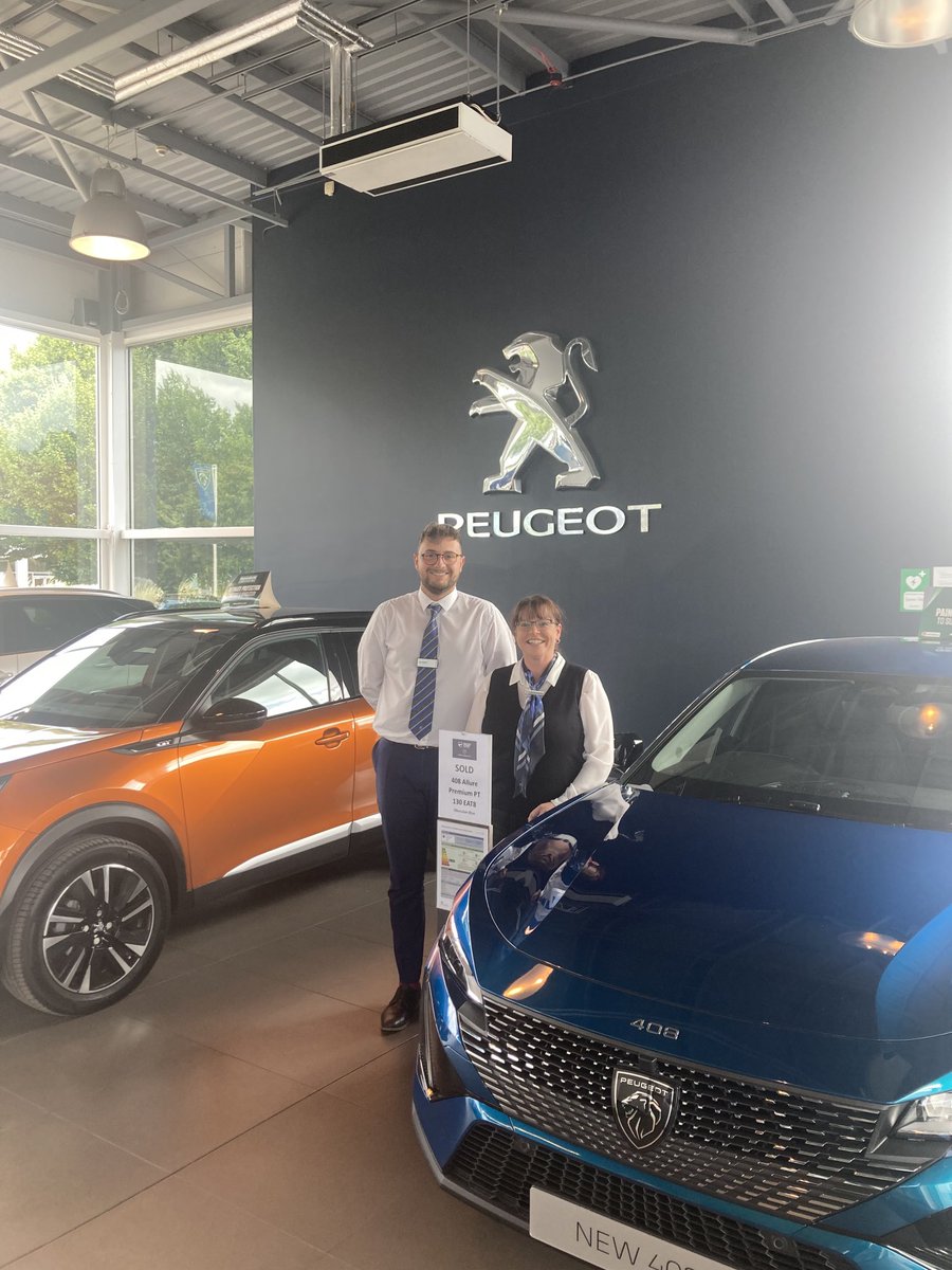 vertumotorsCEO's tweet photo. Great to visit our #Exeter #Peugeot operation headed by sales manager Julie Bartholomew! https://t.co/QTJt0Li9Zd