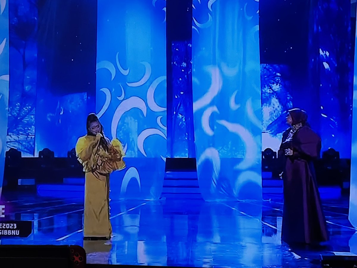 theREALmat's tweet image. Wow! This duet remake of SEPI is so awesome! #bigstage #bigstage2023 #bbnu #lizahanim #waode