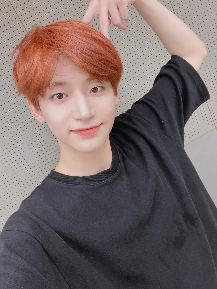 정모 홍합 연습실 셀카 저요 ㅋㅋㅋ ♡♡