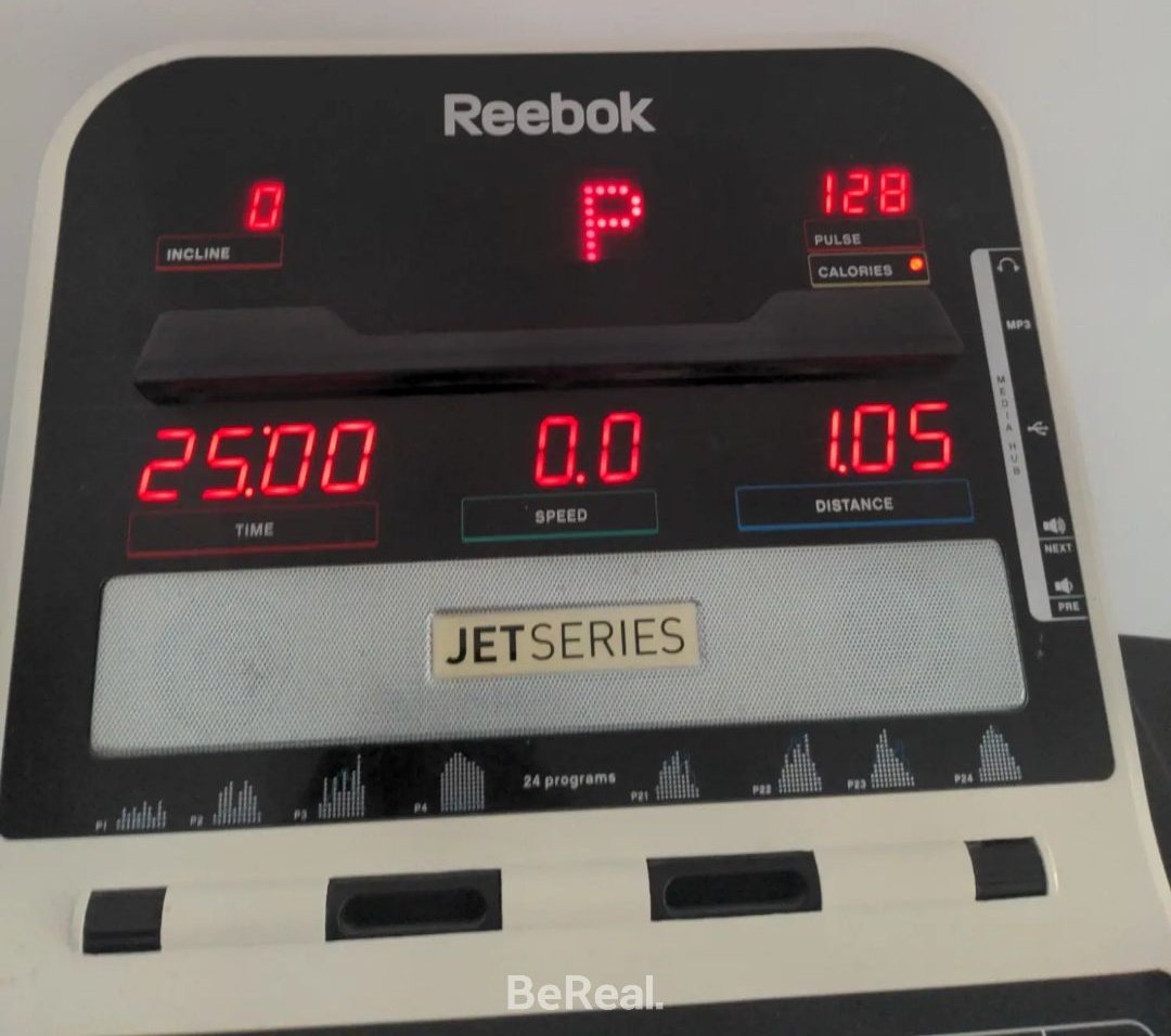 LCJohnsonz's tweet photo. Thanks for the motivation @Clairebg76 tried to do the 12:3:30 not quite there yet 🏃‍♀️💪 https://t.co/KhbH0gHEOj