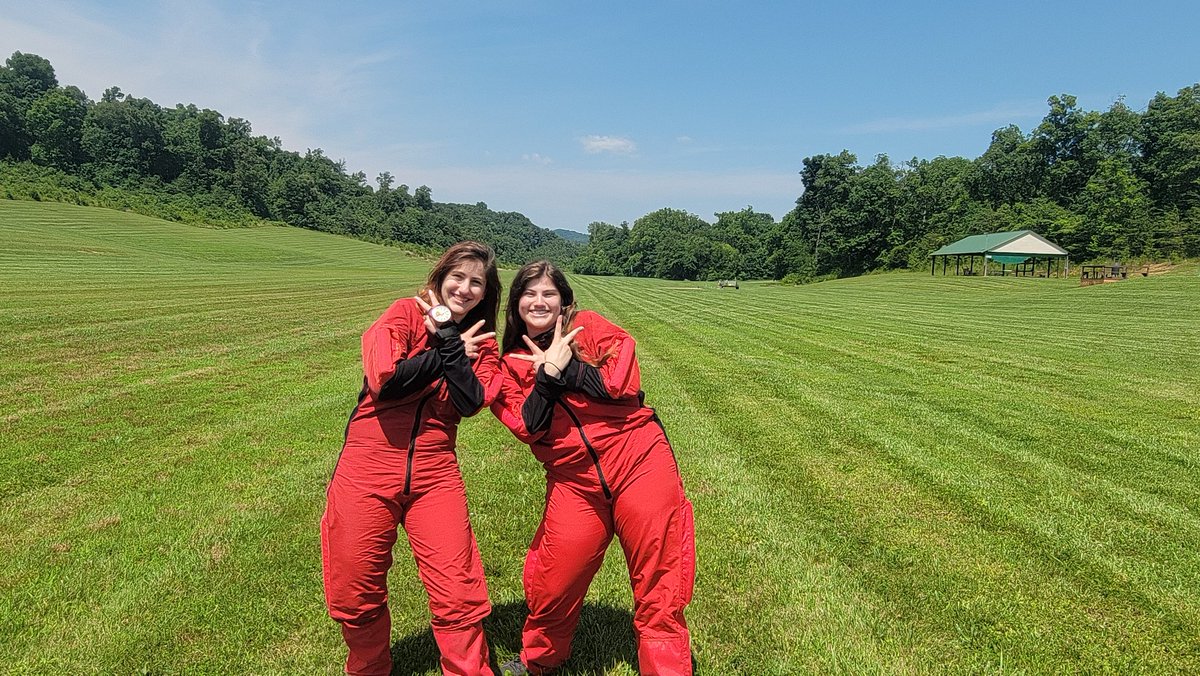 SkydiveSmky's tweet photo. A great start to the #July4th weekend! Book online at https://t.co/ovwIC4BFLA!

#independenceday2023 #skydive #skydive #bookonline #holidayweekend #jump
#AdventureAwaits #adrenaline #letsgo #BUCKETLIST https://t.co/x9iQWHo7m9