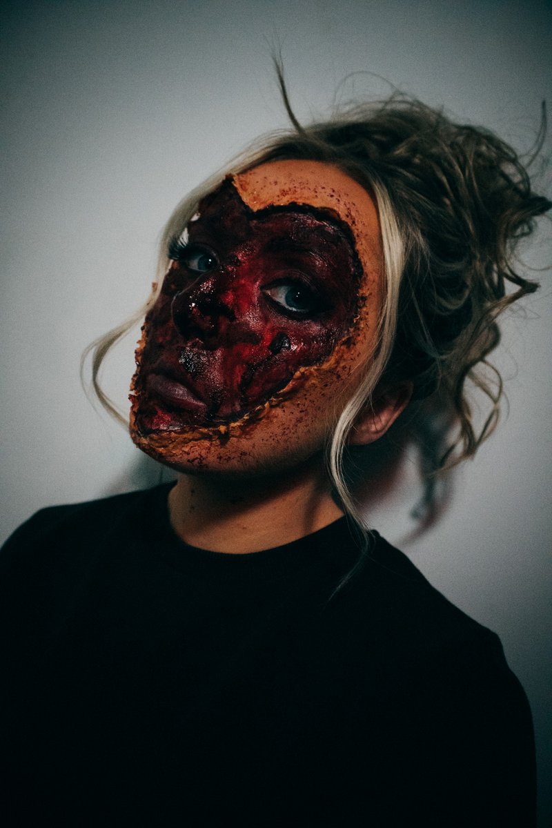 BuntaMortis's tweet photo. Love hurts 🙃 https://t.co/lKKuMIauj2