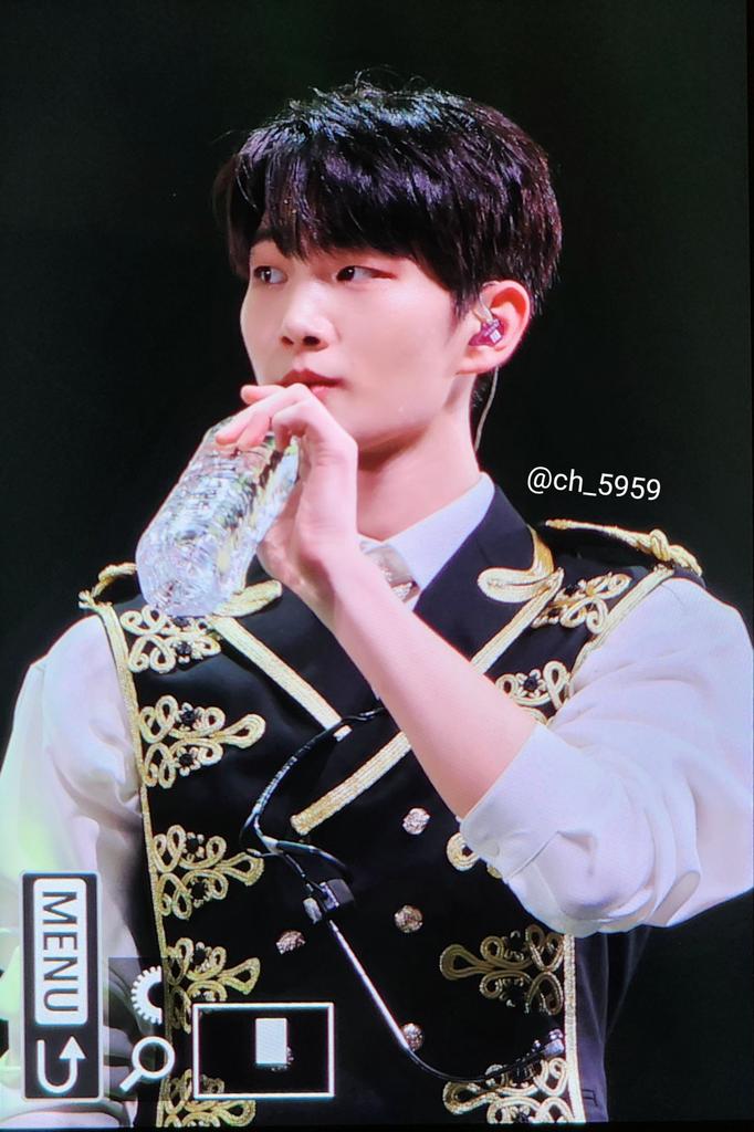 CH_5959's tweet photo. 230702 팬미팅 preview

왕자님 물 드십니다. 집중해주세요.

#주창욱 #창욱 #드리핀 #DRIPPIN https://t.co/SvIo6CEotl