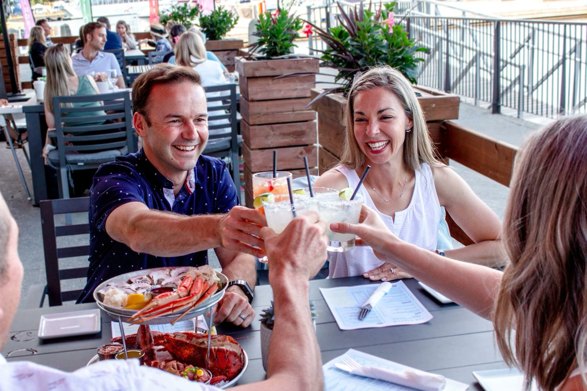 The Patio at AquaTerra runs on good food, good drinks &amp; good times ✨ 
⠀
HOURS
Monday &amp; Tuesday — 4pm to 9pm⠀
Wednesday to Sunday — 12pm to 9pm
⠀⠀⠀
Make a reservation and see the menus at buff.ly/3bVfbWo