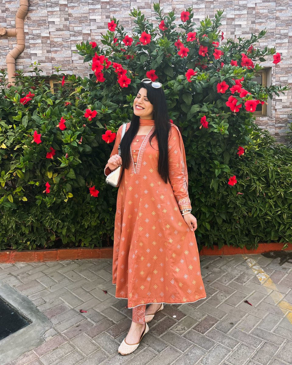 HiraHyder's tweet photo. Karachi, I am hopelessly falling in love with you!✨

#17YearsLater https://t.co/r9x4Srituw