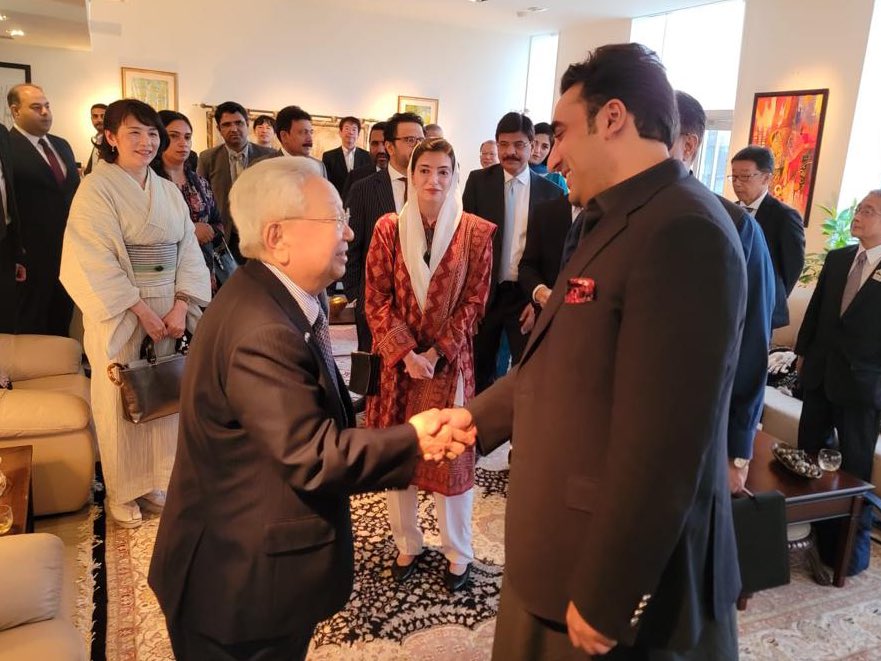 BBhuttoZardari's tweet photo. During my visit to Japan, I interacted with executives from notable 🇯🇵 companies at reception @PakinJapan. Encouraging to see the eagerness for unlocking 🇵🇰 & 🇯🇵 potential in diverse fields incl. trade, agri, tech, Edu, skilled workforce, clean energy, & disaster Mngt. #PakFMinJapan