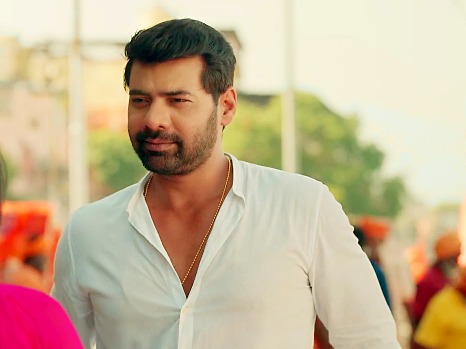 Andrasabe's tweet photo. Banaras hot-mess 🔥 #ep409 #RadhaMohan #ShabirAhluwalia #MohanTrivedi https://t.co/7J6VD4bilX