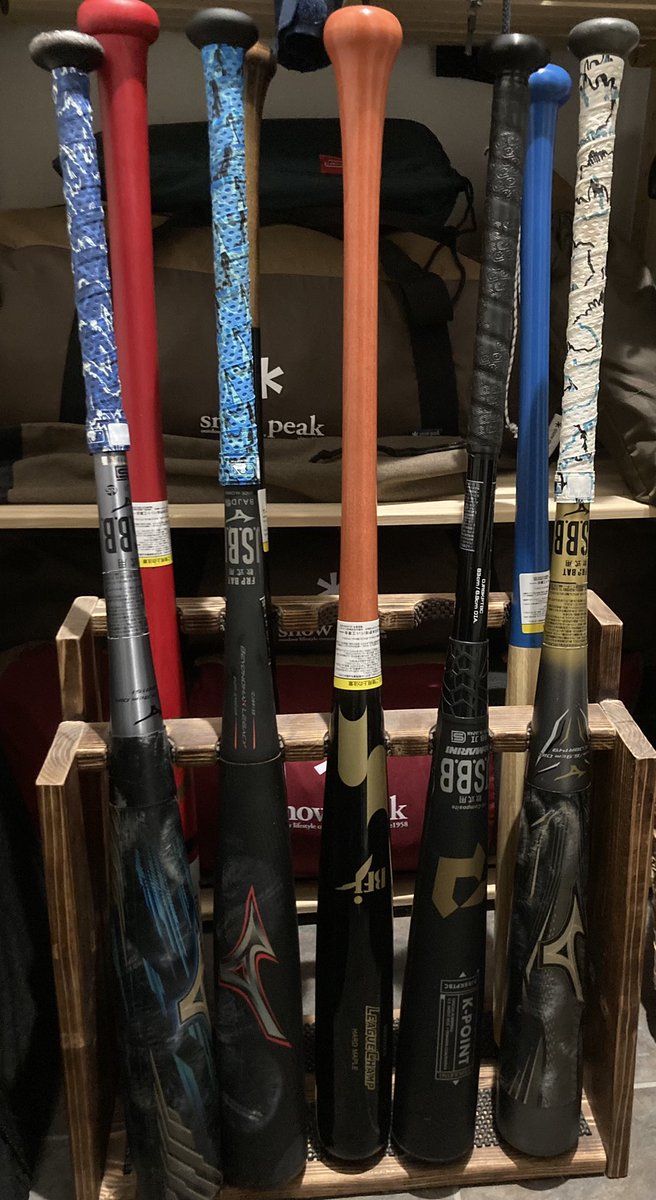 sharks00247160's tweet photo. 残り5本となりました！
こちらのバット立ても出品しております。DMからお問い合わせください！ https://t.co/mESMIcYTQ3