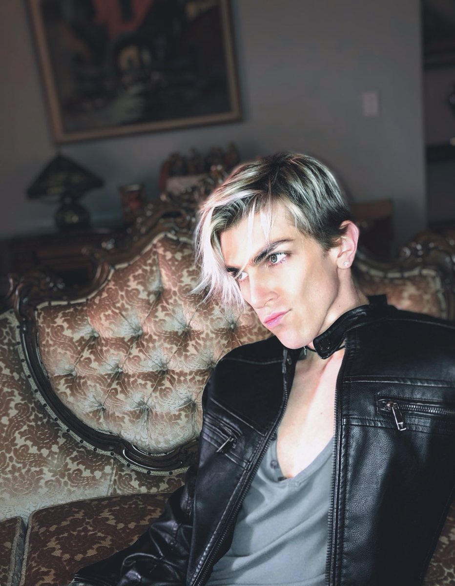 DannyNic22's tweet image. #modelmoment #strikeapose #winter #FeelingBlessed #HappySunday