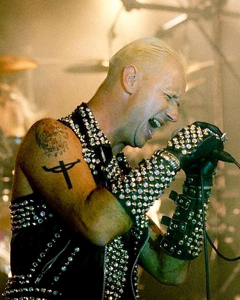 OurHalford's tweet photo. Nobody fucks with the Halford.
#halford #judaspriest #fight #2wo #robhalford #nuestrohalford #metal #heavymetal #metalgod https://t.co/M61SLvVM0K