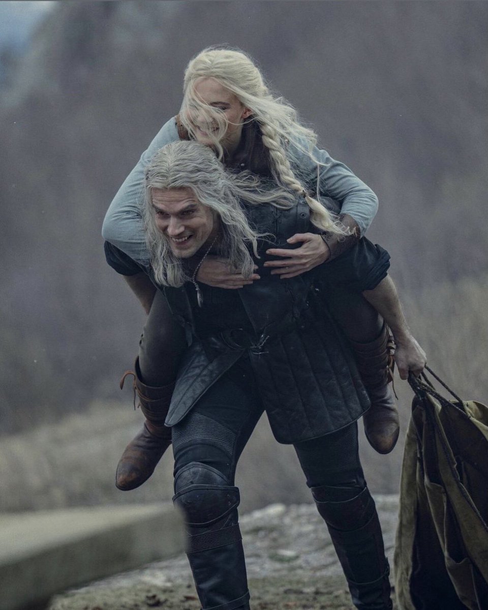 Freya Allan tweet media