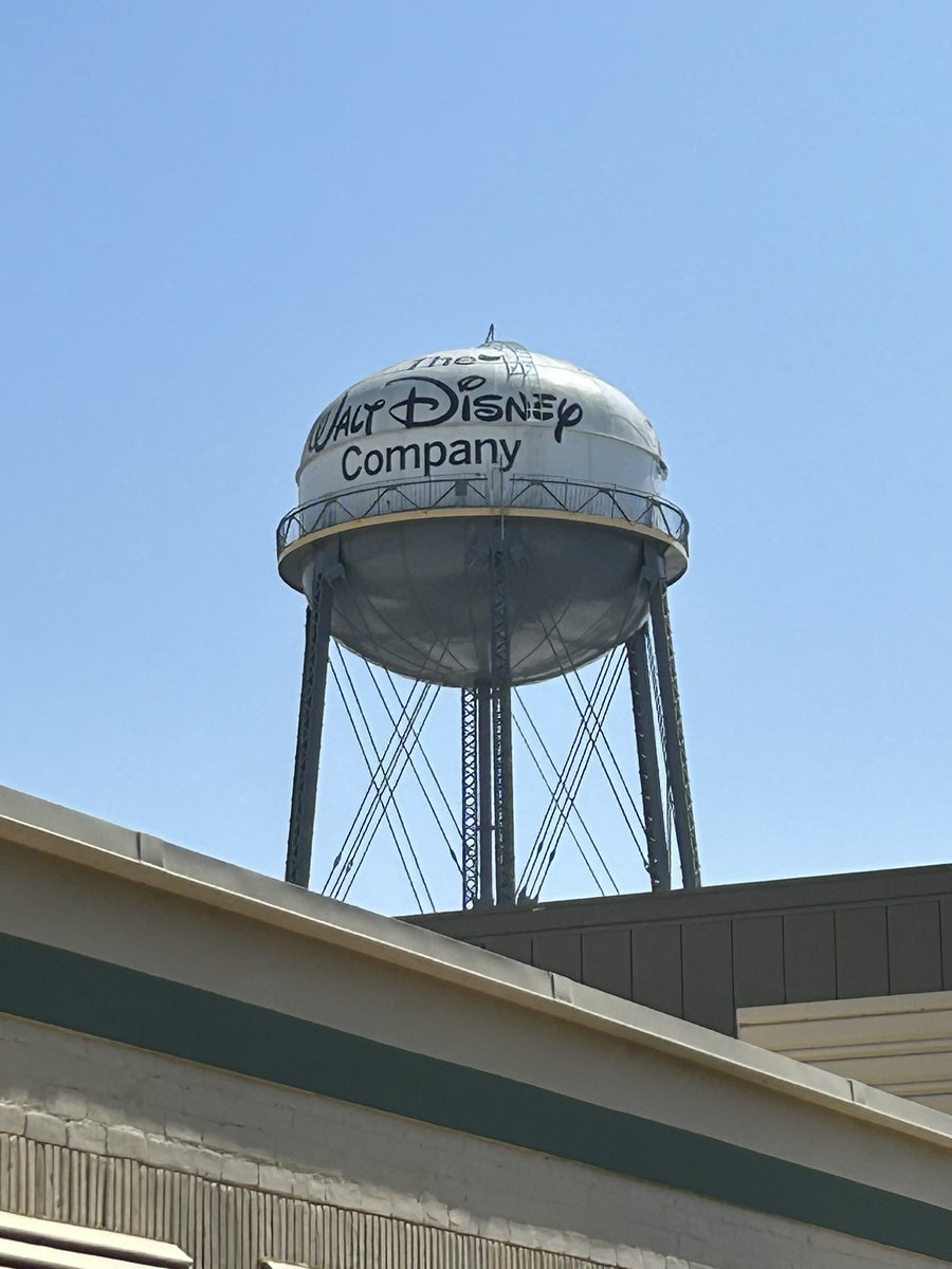 DisneyMomCathy's tweet photo. Walt Disney Studios Tour! #D23 https://t.co/6IwiLEzVGp