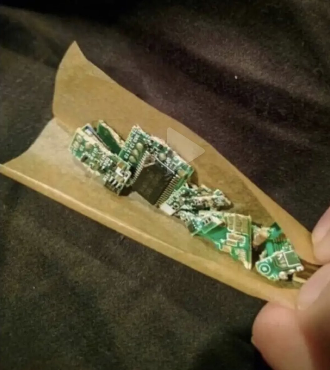 daboigbae's tweet image. The only kind of grass I touch