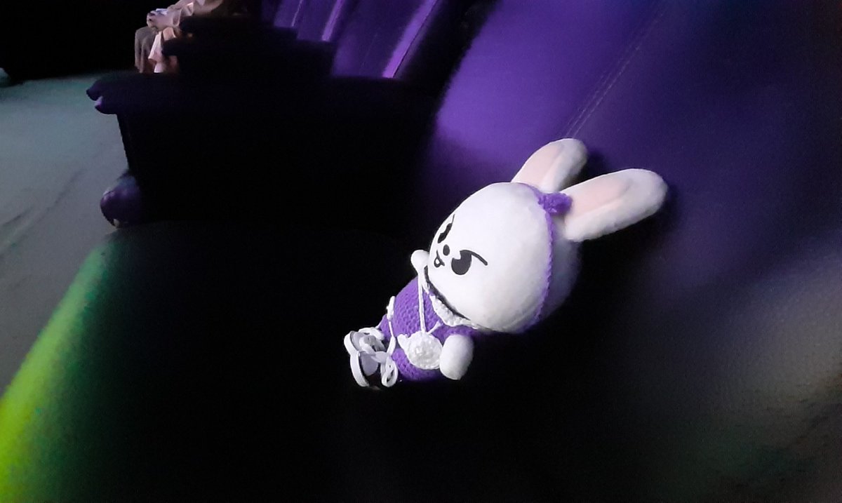 TreeYane's tweet photo. First time my leebit watched online fanmeeting
#PILOT_FOR_5_STAR 
#SKZ_3RD_FANMEETING 
#YouMakeStrayKidsStay
#straykidsfanmeeting https://t.co/qZ79wN6E4K