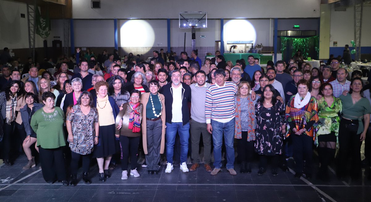 rodoaguiar's tweet image. El 9 de agosto votamos #ListaVerde en #Neuquén !

Es una gran alegría ser parte de esta fiesta de las y los trabajadores #estatales de Neuquén.
Venimos construyendo el mandato, poniéndonos de acuerdo en todo el país acerca de cuáles son las principales luchas, las principales…