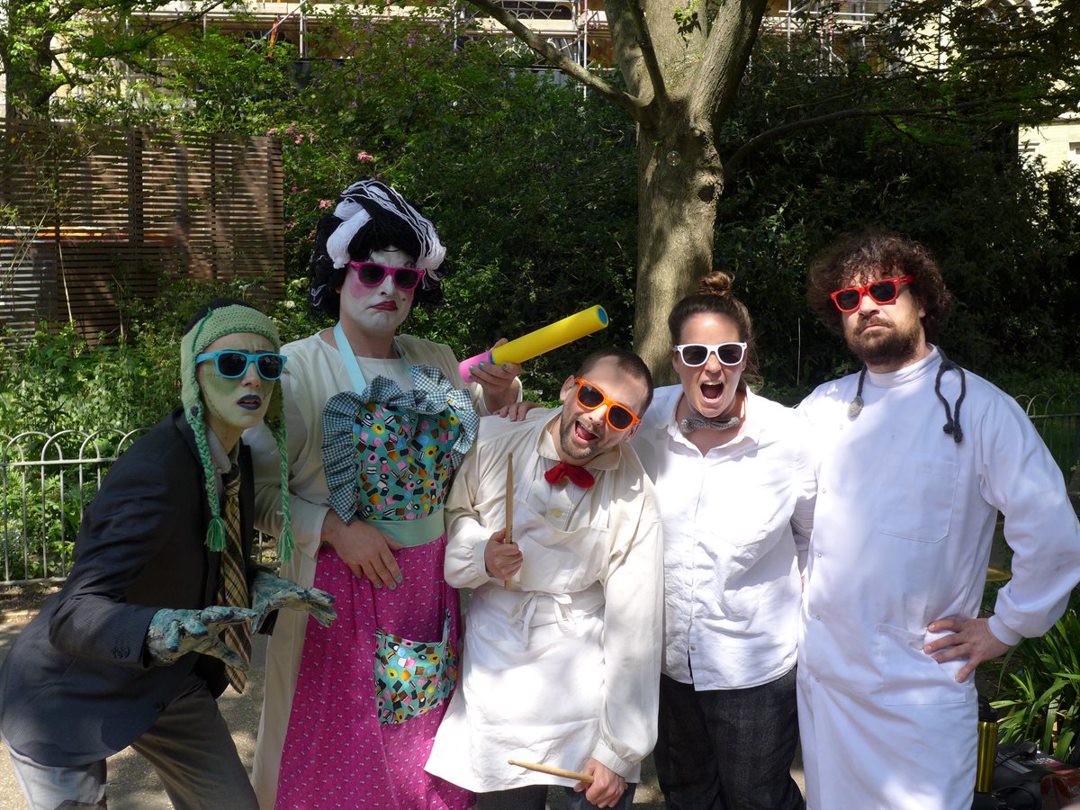 What a fantastic pic of the incredible Frankenstein the Pantomime! 
Our first ever show. An absolute blast pre-pandemic ⁦<a href="/brightonfringe/">Brighton Fringe</a>⁩ 2018

⁦<a href="/al3xr1vers/">Alex Rivers</a>⁩ ⁦<a href="/Chris_Coxon/">Chris Coxon</a>⁩ ⁦<a href="/edferrow/">🏴󠁧󠁢󠁥󠁮󠁧󠁿🏳️‍🌈✊🏿Edward Ferrow</a>⁩ ⁦<a href="/NeilJenningsAct/">Neil Jennings</a>⁩ ⁦<a href="/RhiannaCompton/">Rhianna Compton</a>⁩ ⁦<a href="/ZoeHudson6/">Zoe Hudson</a>⁩