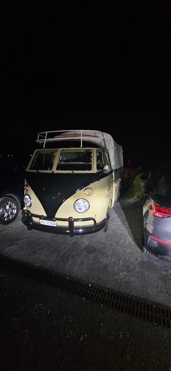 CyrusKlaesi's tweet image. #lambretta 24hr road service vehicle parked in #Cully Switzerland @MySwitzerland_e | that's for you @MrSteveMatchett | couldn't have stumbled on anything like this anywhere else 🤣 we could possibly have Cristian start a business 😀 #LambrettaBikes