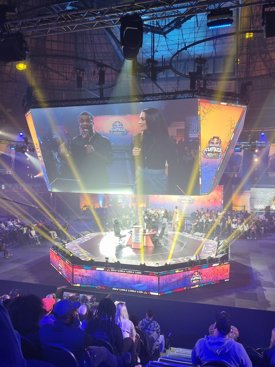 We are LIVE! #RedBullKumite <a href="/TechGirlZA/">Sam “Tech Girl” Wright</a> !! You missing out if you not here!!!!