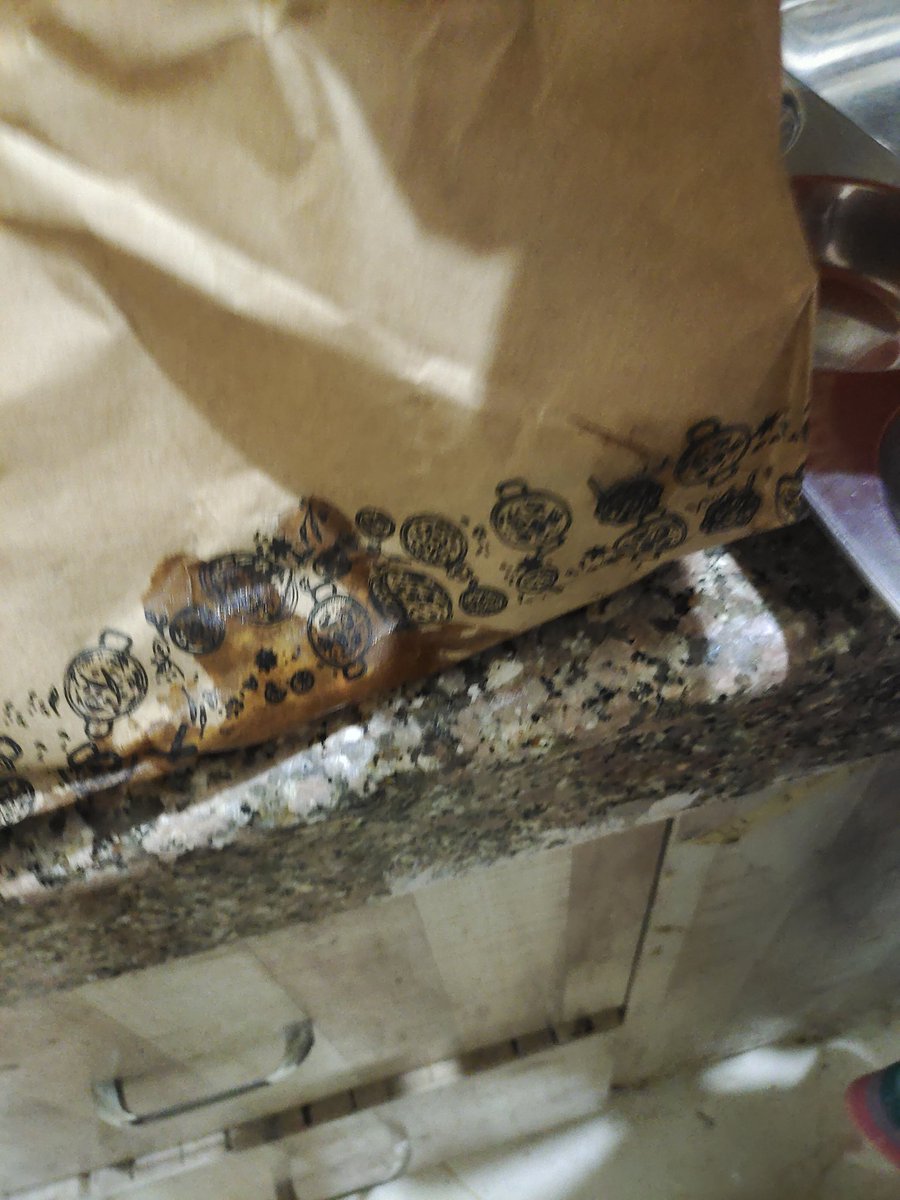 SinghSahebdeep's tweet photo. @Swiggy @SwiggyCares @SwiggyTech 
Worst experience, order was spilled, Raita wasn't handled properly and was spilled all inside the bag, swiggy is not even helpful even upon asking. Pathetic 🤢 service https://t.co/KVAz1D5Ozk