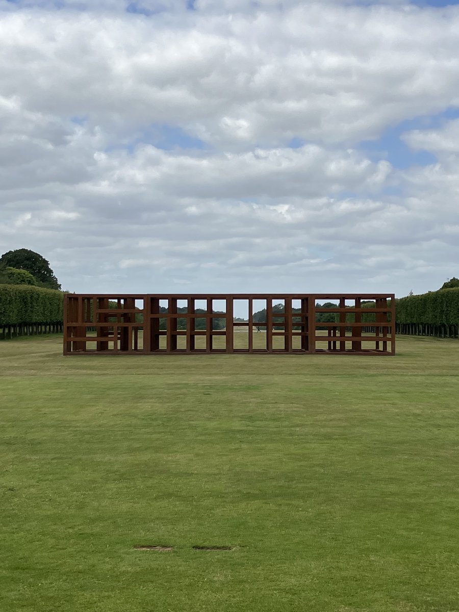 Some great positioning of work by ⁦⁦<a href="/SScullyStudio/">Sean Scully</a>⁩ at Houghton Hall