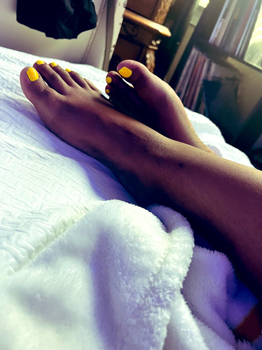 DOMinatrixSABLE's tweet image. Good afternoon #footfetısh