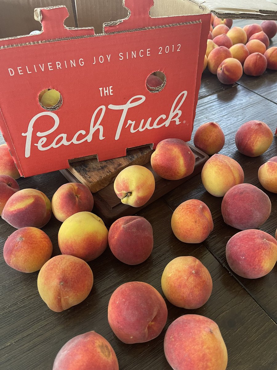 Because of yesterdays Twitter outage I couldn’t brag about my peaches.  

I got peaches!!!

<a href="/ThePeachTruck/">The Peach Truck</a>