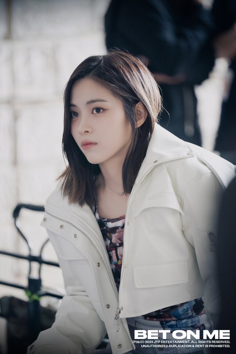 ITZY tweet media