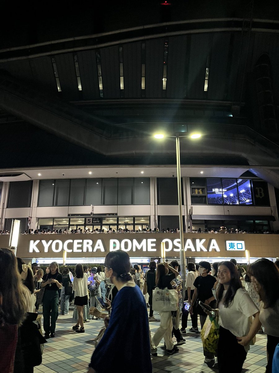 txt_313bm's tweet photo. デビュー前から追ってたけど小さい外の日本デビューステージから大きなドームで歌ってるトゥバをこの目で見ることが出来て嬉しいし、感動したし、この2日間本当に幸せだった😢🤍
2日間会ってくれた方ありがとうございました���

#ACT_SWEET_MIRAGE_in_JAPAN 
#ACT_SWEET_MIRAGE https://t.co/A0mpl2Y62Y