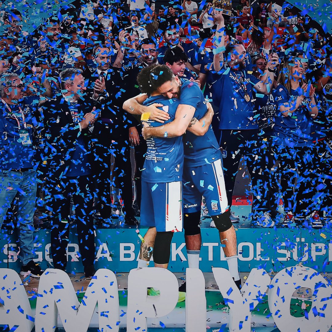 AnadoluEfesSK's tweet image. Noćas mi srce pati,
Noćas me duša boli,
Teško je kad se voli
Kad ostaneš sam... 🎶