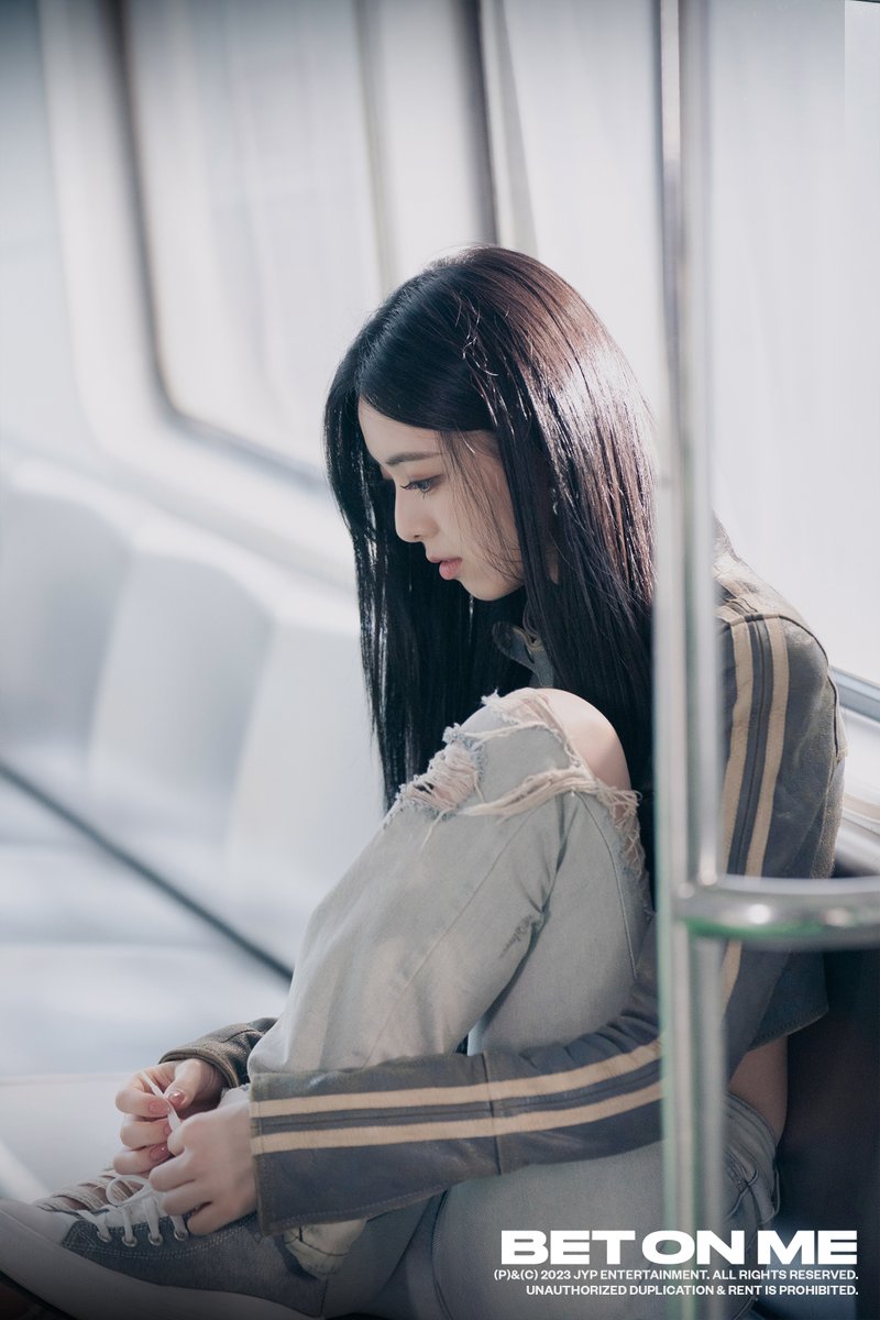 ITZY tweet media
