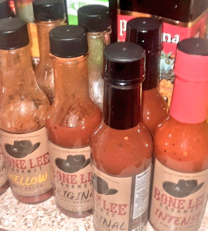 BoneLee's tweet photo. Get ready fellas, we've got work to do! Happy July 4th! #besafe
Bone Lee #HotSauce is made with #Cayenne and #ChiledeArbol #peppers #Organic #spices and #NonGMO #Vinegar
#BoneLees is #glutenfree #vegan #Kosher #lowsodium #zerosugars #keto #MadeinUSA #amazon
#july4th https://t.co/gEvokqnAp0