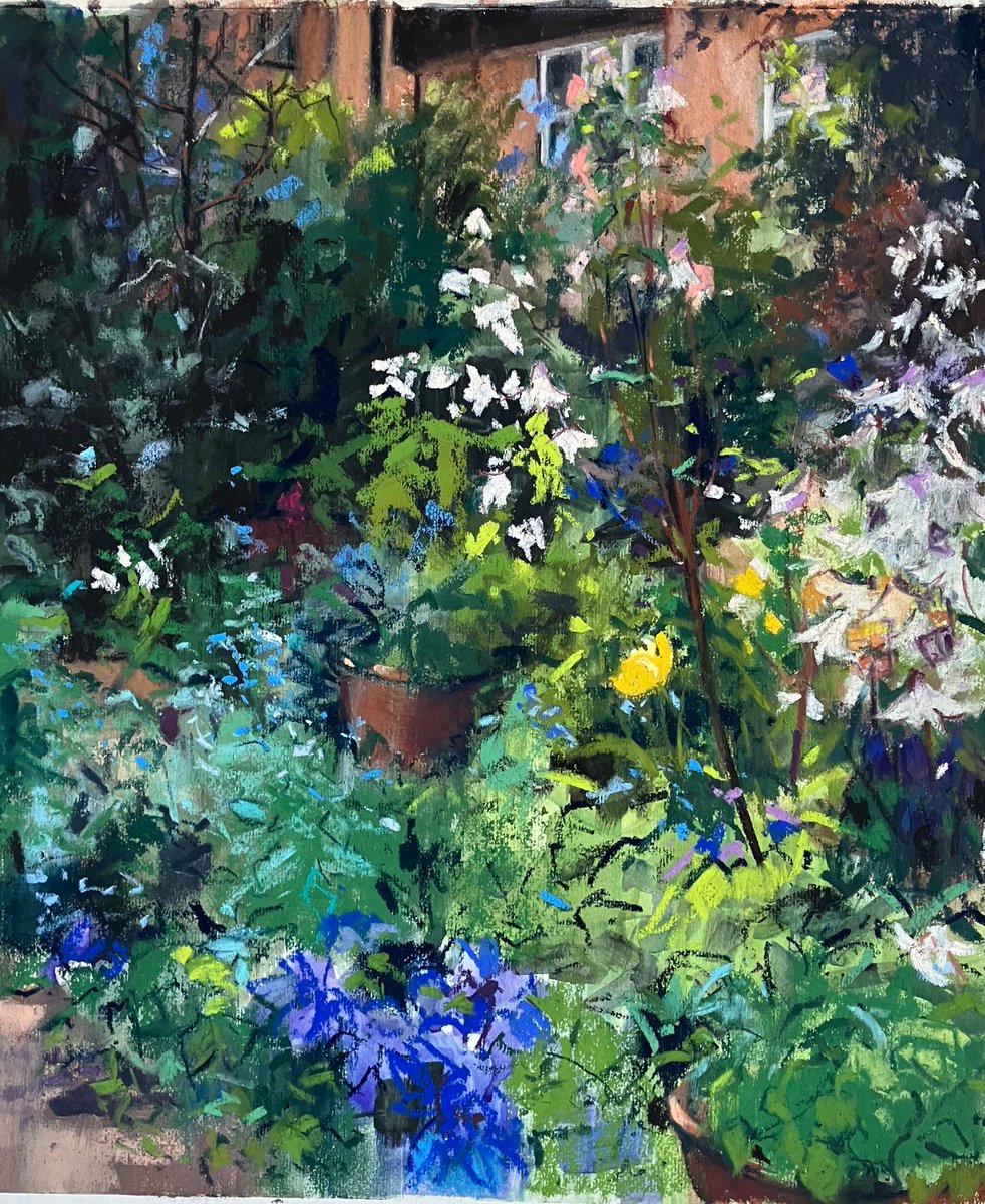 chapelgallery's tweet photo. 'Glory of the Garden' Summer Exhibition opens on Saturday July 8 - https://t.co/hT4MYbfkYS a stunning exhibition of inspiring contemporary fine art &amp; quality craft #stainedglass #mosaic #softpastel #jewellery #decoupage #paintedwood #homedecor #interiordesign  #Herefordshire https://t.co/p3FAKeMlMo