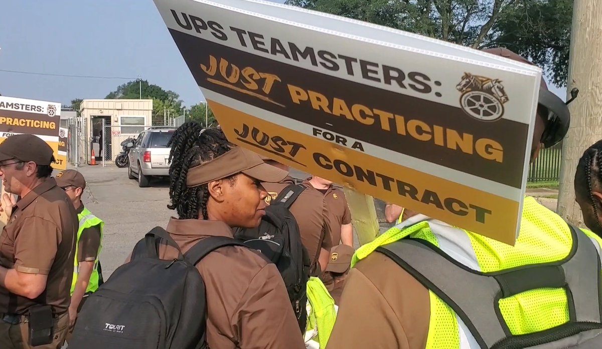 Teamsters's tweet photo. PRACTICE PICKETS SPREAD AS TEAMSTERS PUSH UPS FOR MORE BARGAINING PROGRESS 

As @UPS #Teamsters win major gains at the bargaining table, practice picketing actions will not let up. 

It's time to keep the pressure on! 
#HotUnionSummer https://t.co/PvurDkM5H7